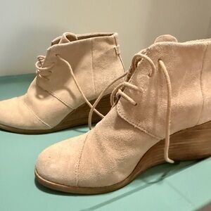 TOMS Women's Suede Ankle Boots - Tan